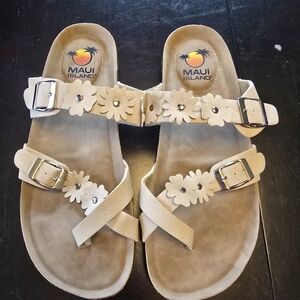 Maui Island Women's Beige Floral Buckle Sandals